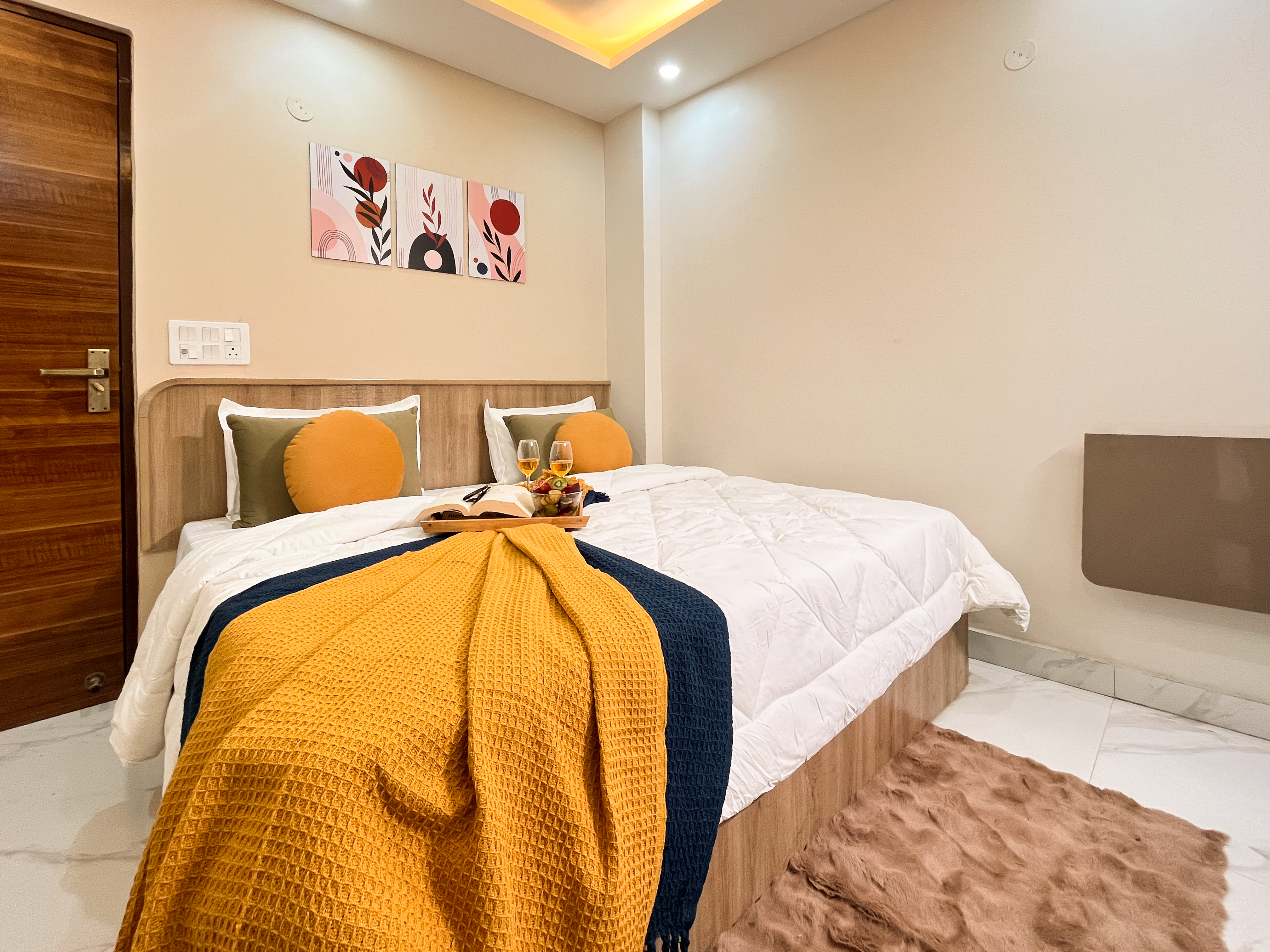 AceStayz Karol Bagh