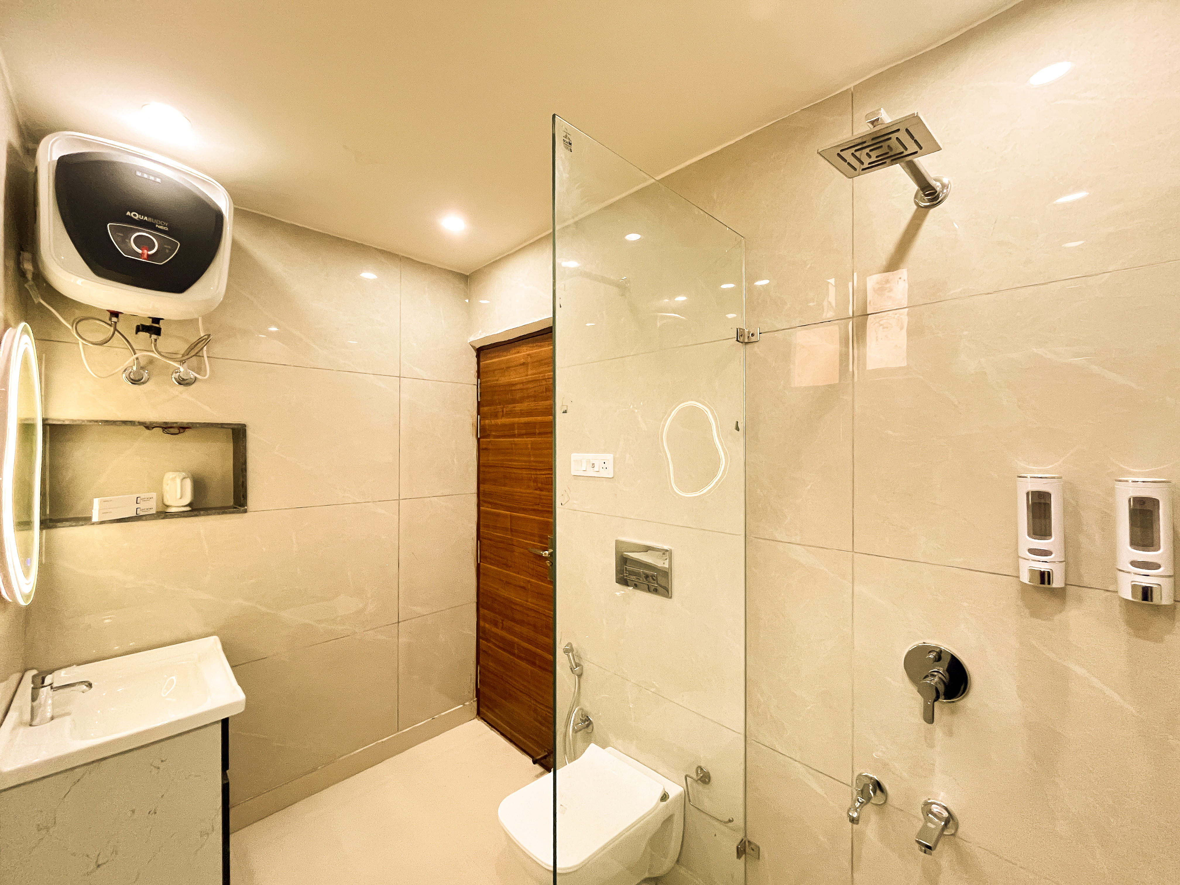 AceStayz Karol Bagh